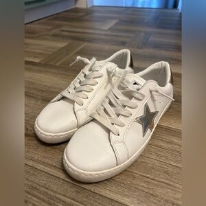 Women’s sneakers